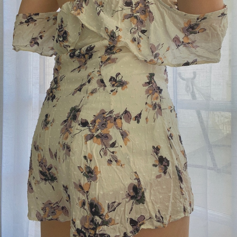CUTEST SPRING ROMPER💐 - Picture 2 of 2